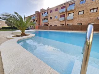Apartament  Gaziel. Amplio apartamento reformado con piscina y parking en el centro