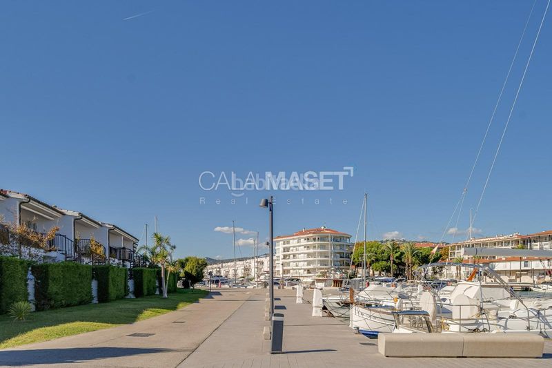 Foto 73208c03-d130-4120-863b-dd85f418834c. Tríplex amb calefacció aparcament piscina a Port d´Aro Platja d´Aro