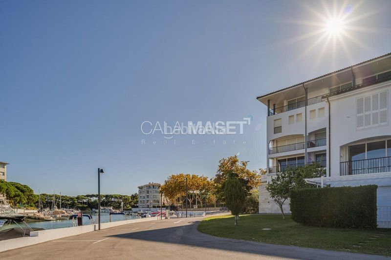 Foto 909533d1-65f1-4f2b-ae6e-255e26a21aa6. Tríplex amb calefacció aparcament piscina a Port d´Aro Platja d´Aro