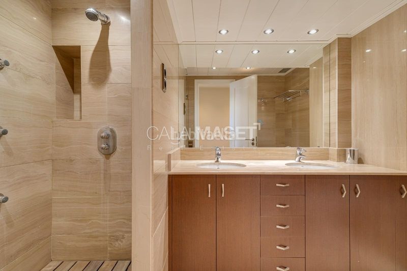 Foto b00c5157-1a47-401d-ac2d-7d61e8c954b1. Tríplex amb calefacció aparcament piscina a Port d´Aro Platja d´Aro