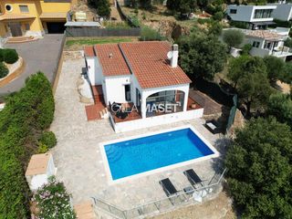 Xalet a Cabanyes-Mas Ambrós-Mas Pallí. Chalet independiente con piscina privada y licencia turística en