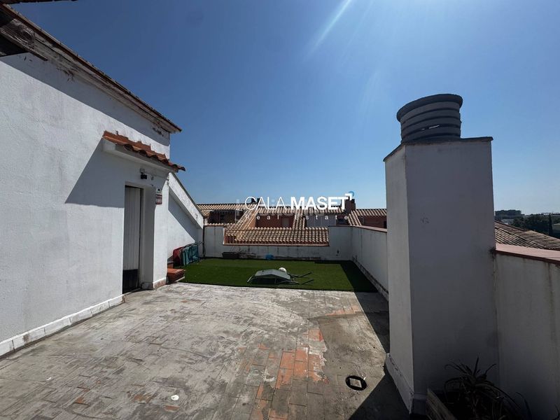 Foto b8fe8627-f3aa-40ac-90bb-186a6fa4826f. Àtic amb calefacció a Fenals Platja d´Aro