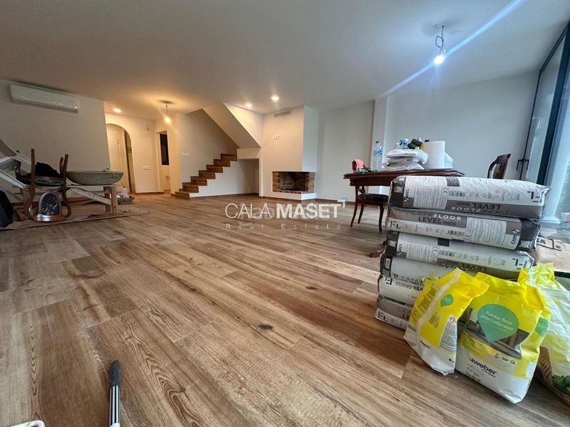 Foto ee2a2882-5476-4e0a-88f4-36804a907329. Casa adossada amb aparcament piscina a Los Pinos-Politur Platja d´Aro