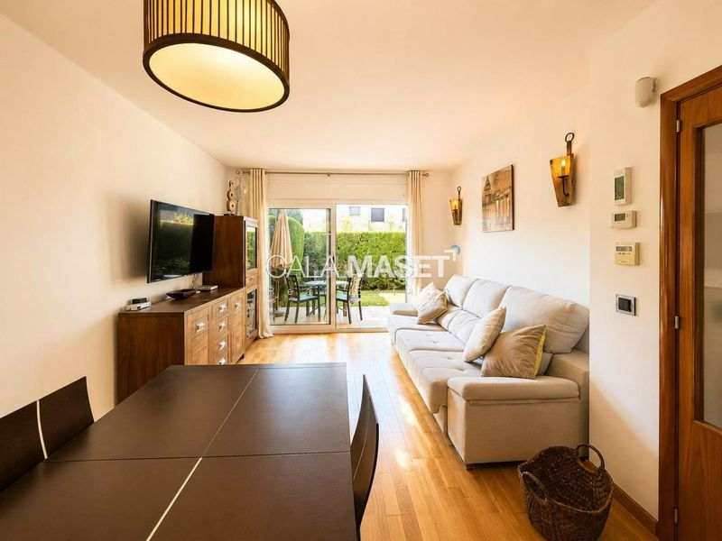Foto 3109e9b3-7659-4aa4-a0f2-a53bc86536f3. Apartament amb calefacció aparcament piscina a Port d´Aro Platja d´Aro