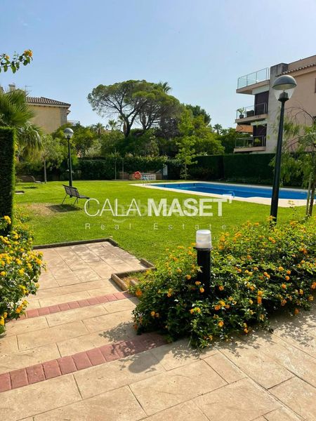 Foto 576cb6b2-50f3-41f3-943e-c44a2c3f703a. Apartament amb calefacció aparcament piscina a Port d´Aro Platja d´Aro
