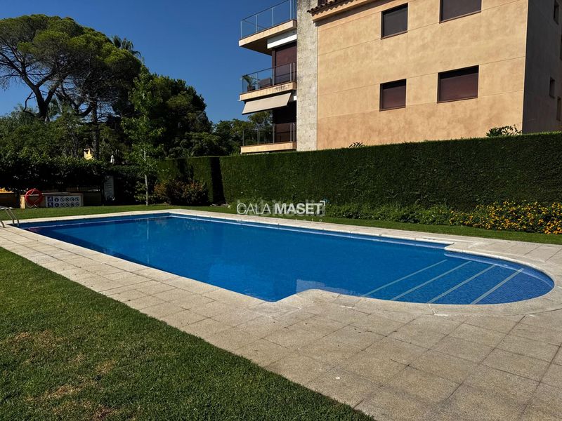 Foto 269abe1d-d854-48ad-9aa6-9d0d3653f44b. Pis amb calefacció aparcament piscina a Port d´Aro Platja d´Aro