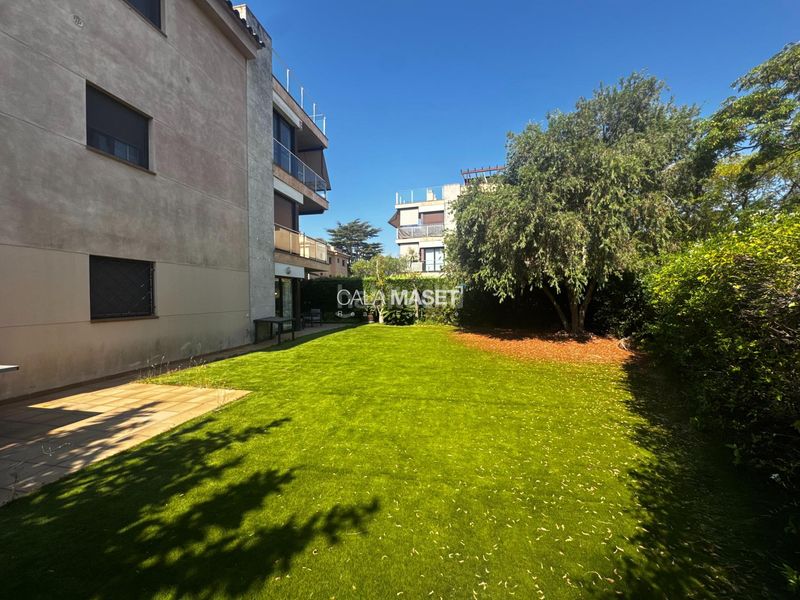 Foto 42015f2c-04f7-4bbe-9eb2-2b3d48d20ac4. Pis amb calefacció aparcament piscina a Port d´Aro Platja d´Aro