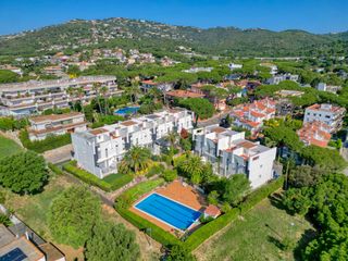 Casa a schiera in Santa anna. Casa adosada en platja daro a 5 minutos al centro!