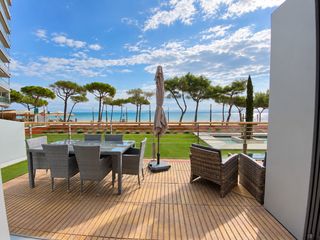 Lloguer Apartament  Marítim. Apartamento de obra nueva en primera línea de mar