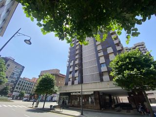 Etagenwohnung  Calle juan alvargonz�lez. Luminoso piso, garaje, trastero, zona llana y con todo a mano