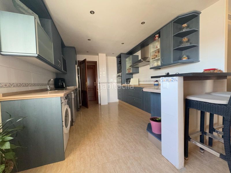Foto 5ed13cdd-49e3-47a0-ba75-dcfec9ac1bc7. Pis amb xemeneia calefacció aparcament a San Pedro de Alcántara Pueblo Marbella