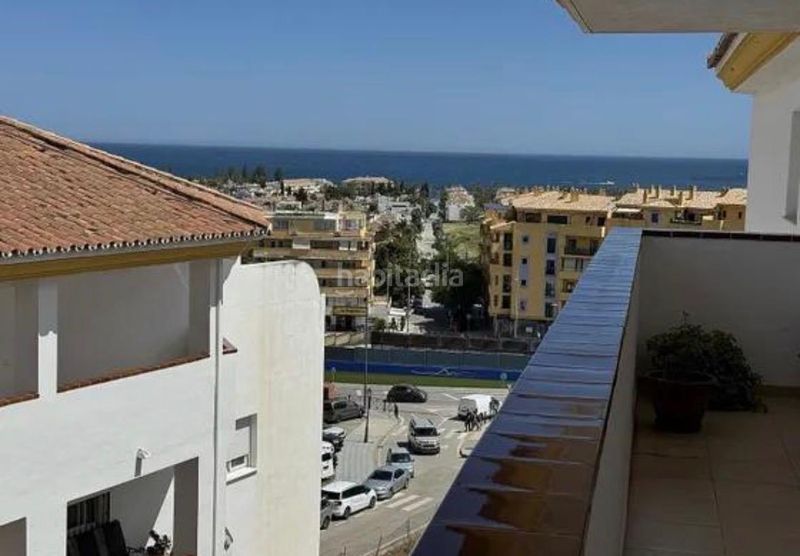 Foto c8cc7cef-d958-4dcd-9eb3-d48fb5fd1b03. Pis amb xemeneia calefacció aparcament a San Pedro de Alcántara Pueblo Marbella