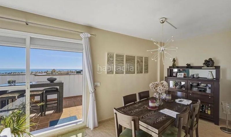 Foto f7b0ff4f-1f33-4d71-9b02-234c423c3129. Pis amb xemeneia calefacció aparcament a San Pedro de Alcántara Pueblo Marbella