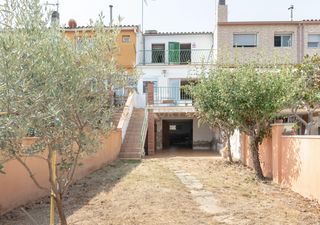 Maison jumelée  Carrer concepció, masquefa, spain 60. Casa pareada con 4 habitaciones, jardín, garaje y vistas a monts