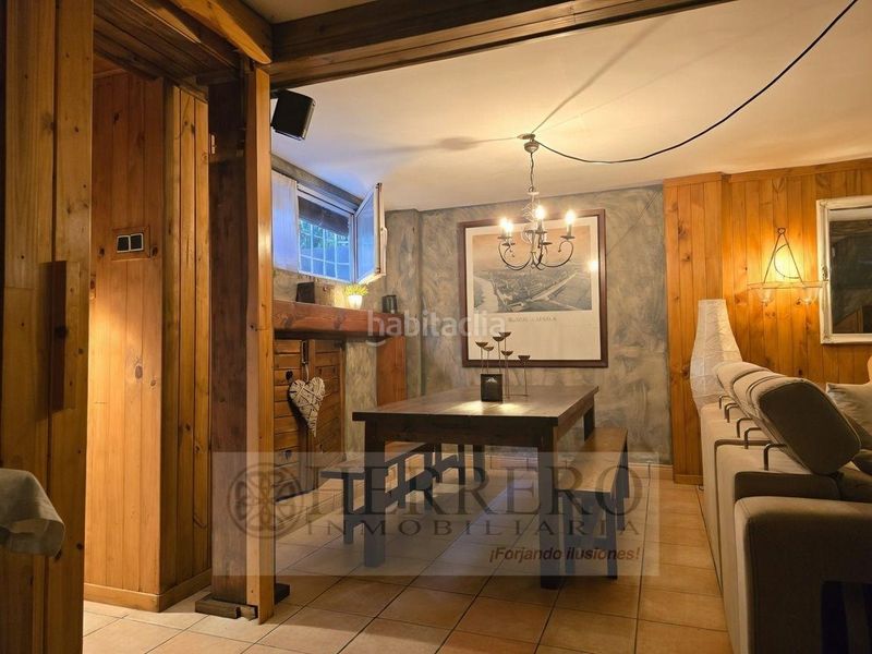 Foto 4d9341e0-8884-4a14-b06f-5d9a80159356. Casa aparellada amb calefacció aparcament piscina a Gandia