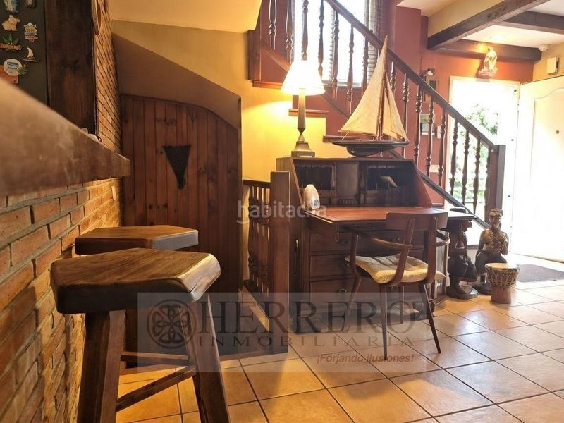 Foto 6a8e4e0b-c7af-41ba-8294-40508d558218. Casa aparellada amb calefacció aparcament piscina a Gandia