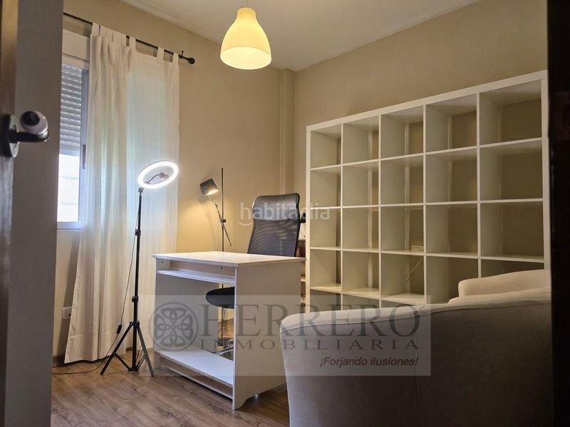 Foto a4da8235-9875-4ecd-91a4-3a6fe21e7d27. Casa aparellada amb calefacció aparcament piscina a Gandia