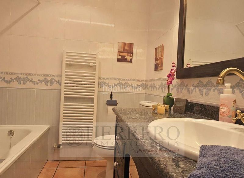 Foto d19f897b-7c69-4c32-ae9d-b5c7c3bcde80. Casa aparellada amb calefacció aparcament piscina a Gandia