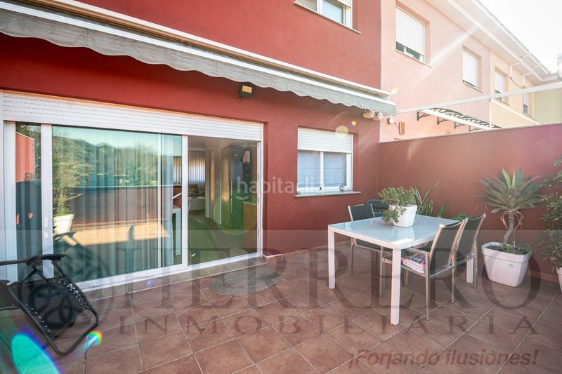 Foto 0f15d477-d030-4054-bbe4-c736e6ab627a. Casa adossada amb calefacció aparcament piscina a Almoines