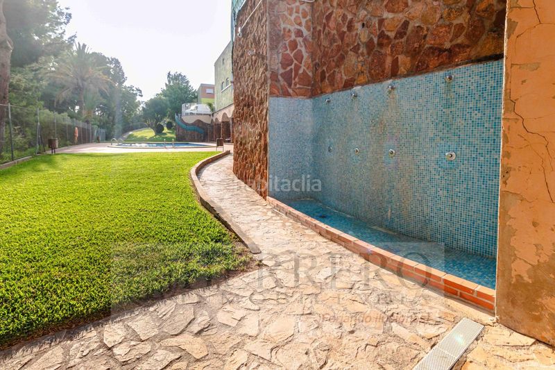 Foto 52713219-a301-43a8-b8a0-611a69f1a131. Casa adossada amb calefacció aparcament piscina a Almoines