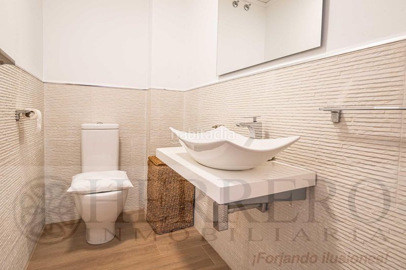 Foto 86dbdaac-d2ec-405f-8e8a-3cc67c51e9e6. Casa adossada amb calefacció aparcament piscina a Almoines