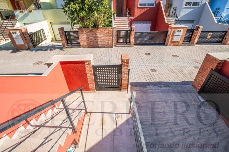 Foto a2722125-fb82-400e-8464-1931f7d93e2c. Casa adossada amb calefacció aparcament piscina a Almoines