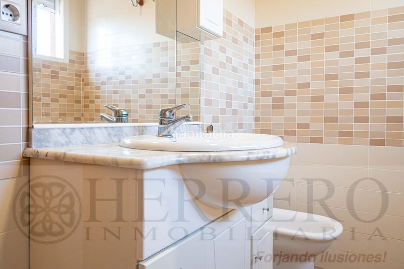 Foto a303934a-dd38-4611-b026-bf19aa4d0361. Casa adossada amb calefacció aparcament piscina a Almoines