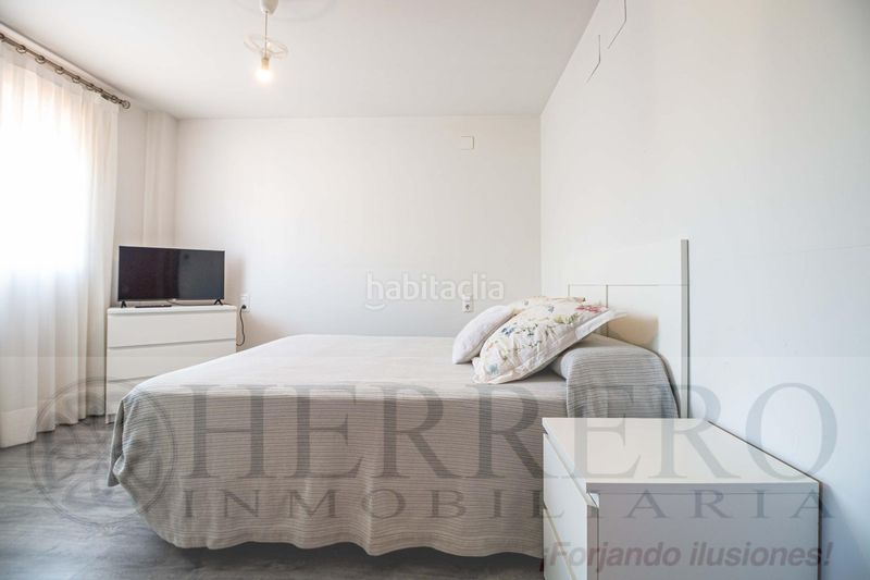 Foto a723ab3c-d0c5-494d-9b2d-412afb745287. Casa adossada amb calefacció aparcament piscina a Almoines