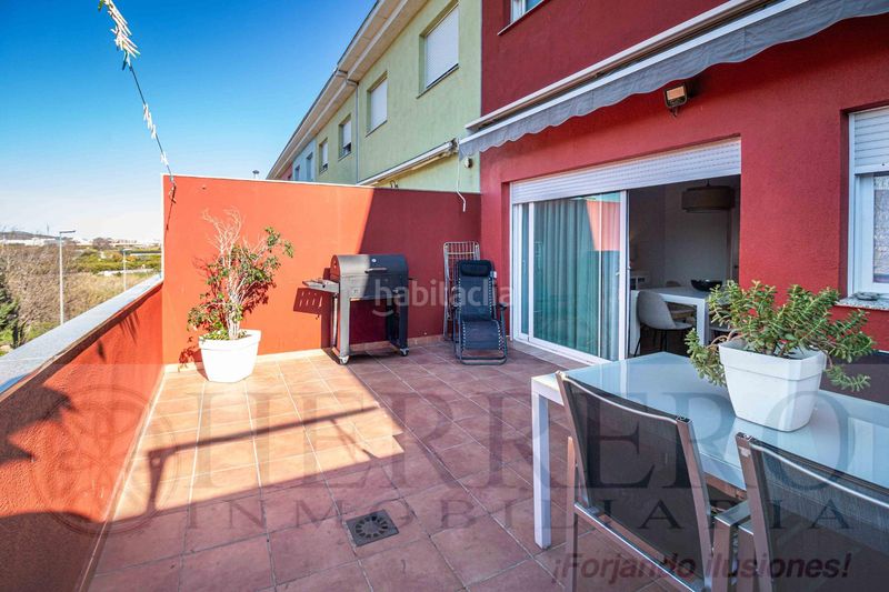 Foto b8718405-71ce-4844-96e8-17235a87e174. Casa adossada amb calefacció aparcament piscina a Almoines