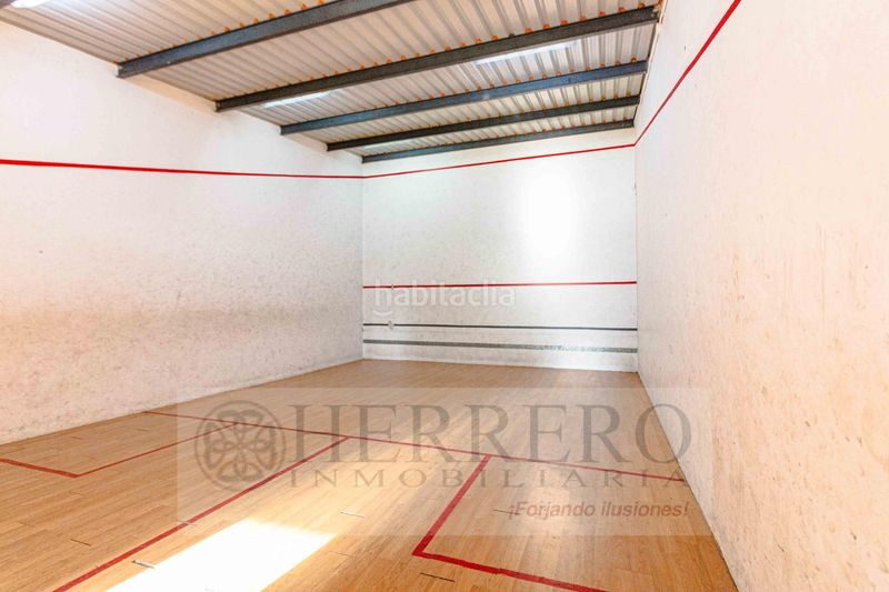 Foto df6a6091-1696-4a32-bf66-5ff33558afa3. Casa adossada amb calefacció aparcament piscina a Almoines