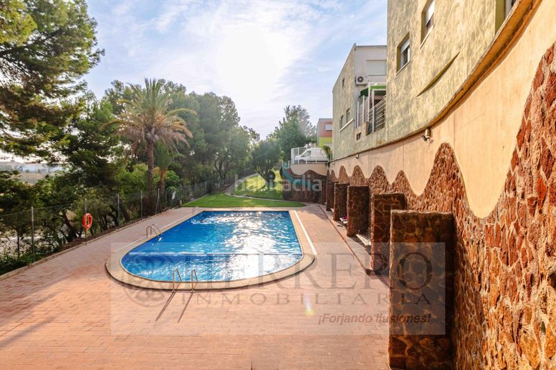 Foto dfd0a6d7-7bb5-4a94-87fa-176bd6c3ce0b. Casa adossada amb calefacció aparcament piscina a Almoines
