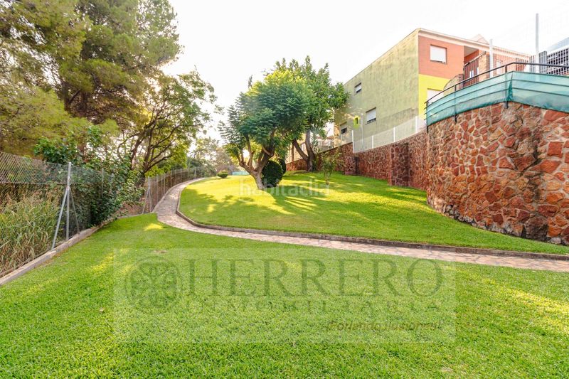 Foto ef27800b-155d-4fea-89c1-b57557b10c80. Casa adossada amb calefacció aparcament piscina a Almoines