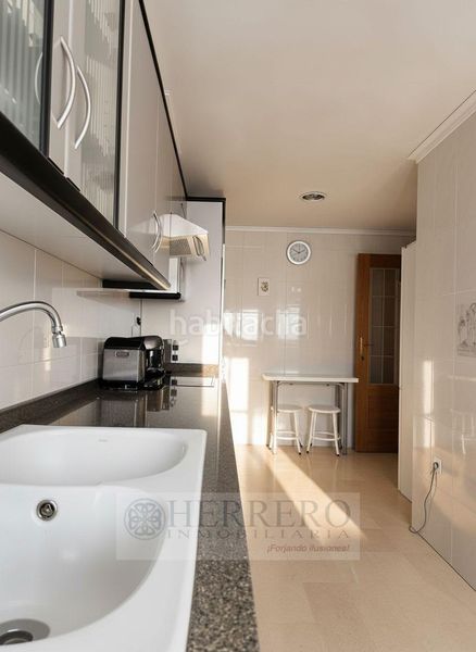 Foto 12098a36-cd6f-4a6f-83c6-293f511f6599. Etagenwohnung in grau del 13 in Corea Gandia