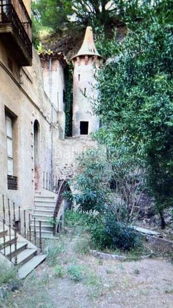 Foto a27e221f-ecce-4cd7-8b94-cf3adb907db5. Terreny residencial a Portbou