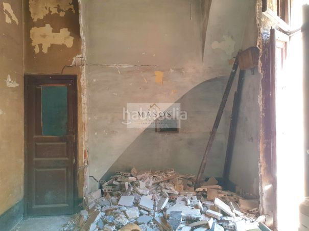 Foto e0e10d1b-9d65-45b2-ba41-c0d9946136b2. Terreny residencial a Portbou