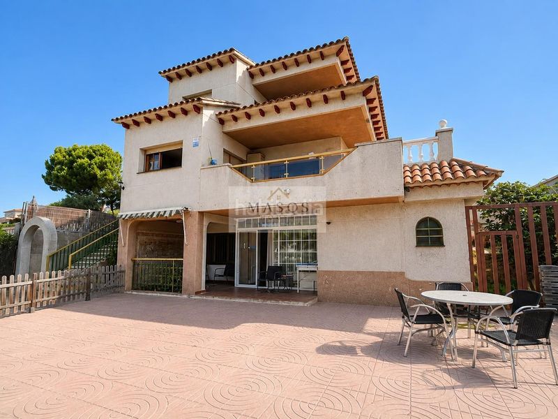 Foto 5c67a28e-af9b-4fe3-80c0-0d8a92b38d6c. Maison avec chauffage dans Cunit residencial Cunit