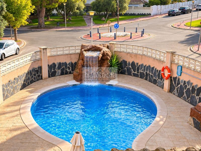 Foto 484211b1-c00a-470c-a7e8-bb51793eaa40. Chalet con parcheggio in Els Masos - Els Garrofers Coma-ruga
