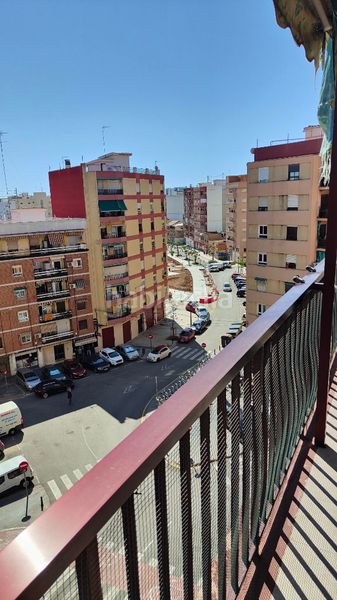 Piso 6ª planta con ascensor ,4 ha. 2 baños en La Raïosa Valencia - Imagen 17