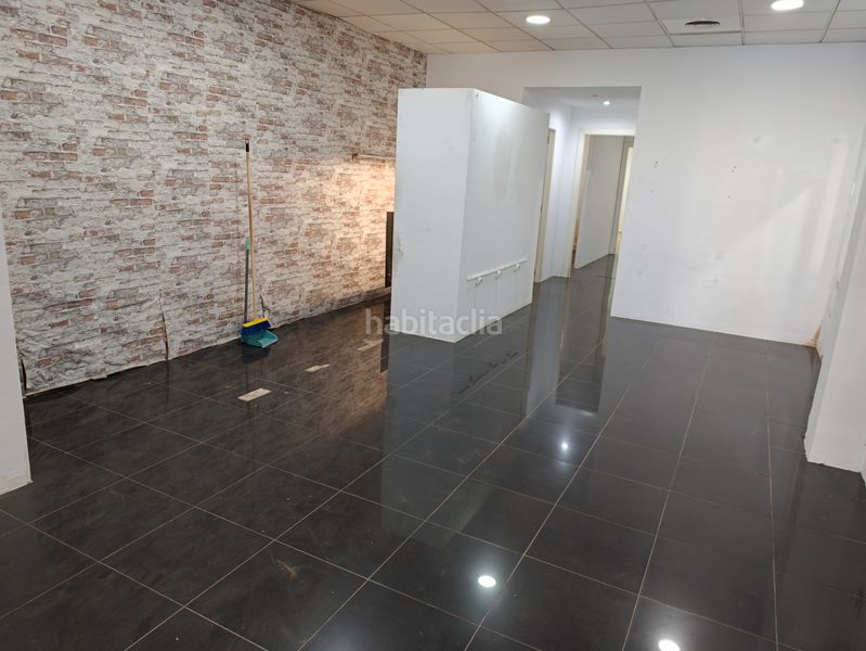 Foto fbd996ce-d740-445f-8abc-2a39a76ee40b. Alquiler local comercial en avinguda de la albufera 30 bajo comercial de 170 metros en avenida principal en Alfafar