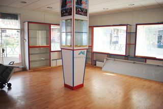 Business premise in Santoña. Se vende local comercial en santoña