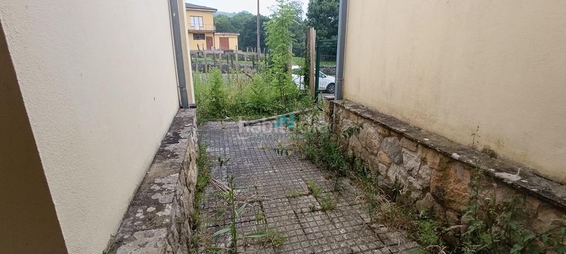 Foto 7eedadd1-3054-43b9-bfa8-9ddd5da7c00c. Xalet amb aparcament a Hazas de Cesto