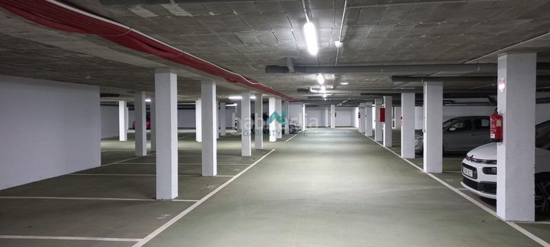 Foto 77afcaf0-ebde-4fe3-b2d1-e1e8e5527e5f. Aparcament cotxe a Ampuero