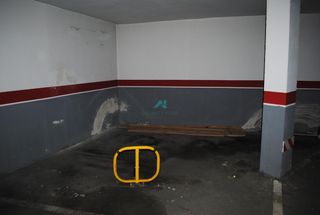 Alquiler Parking coche  Calle callejilla. Se alquila garaje en laredo hasta junio