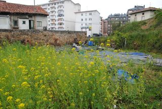 Casale in Colindres. Se vende casa con terreno urbano en colindres
