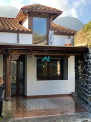 Casa aparellada a Ramales de la Victoria. Se vende casa en ramales