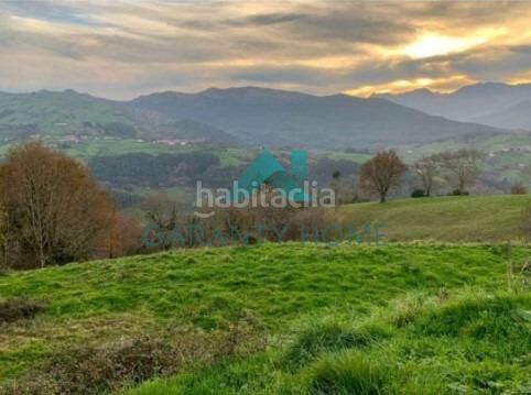 Foto 50f7e432-9a00-4f73-a6fa-9684fa6235d3. Finca rústica a Rasines