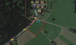 Residential Plot in Ampuero. Se vende terreno con proyecto para construir 6 viviendas pareada