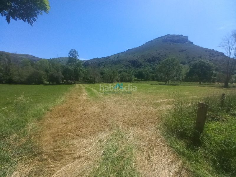 Foto 2f107470-d445-4553-a4b4-2385d939cb21. Finca rústica a Ruesga