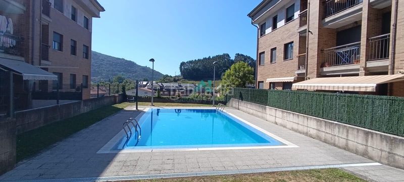 Foto 94f571ec-eaf4-4ace-9ac2-6c381803afb3. Lloguer àtic amb calefacció aparcament piscina a Limpias