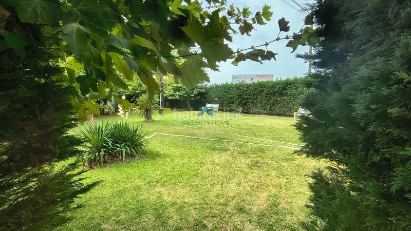 Foto db6d885a-111a-4e97-95fc-a4444545a2de. Rent flat with heating parking in Zona Playa Laredo